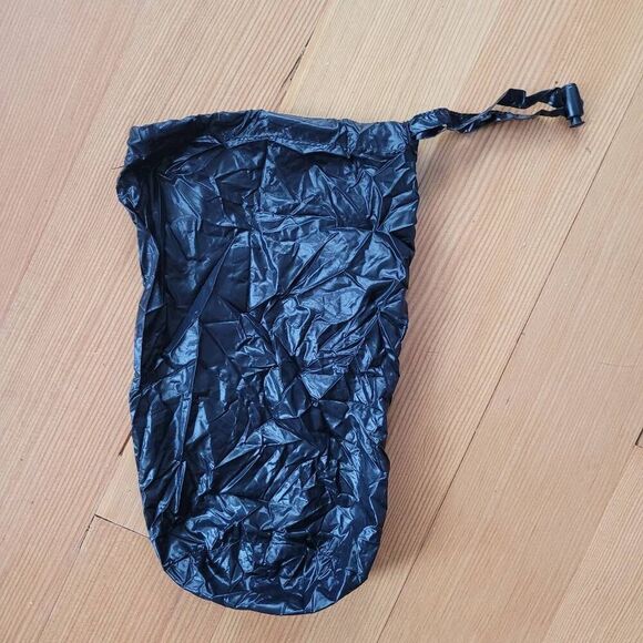 black quilted down jacket zip up gorpcore outdoors neutral minimalist - Picture 5 of 10